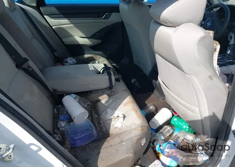 2021 Honda Accord Lx z USA, uszkodzony, nr VIN 1HGCV1F15MA120351